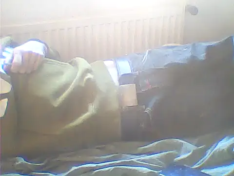 Snapshot of rimbaud77 chatting on October 15, 2025, 9:39 am rimbaud77 online show from October 15, 2025, 9:39 am