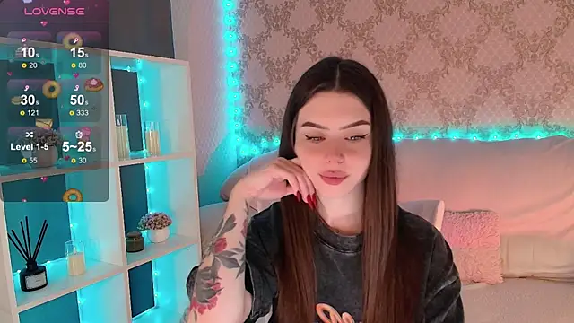 HolyMiax online show from June 8, 2026, 3:51 am