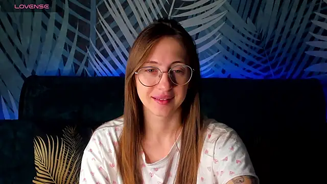 Snapshot of ChristyCrayme chatting on October 12, 2025, 11:39 pm ChristyCrayme online show from October 12, 2025, 11:39 pm