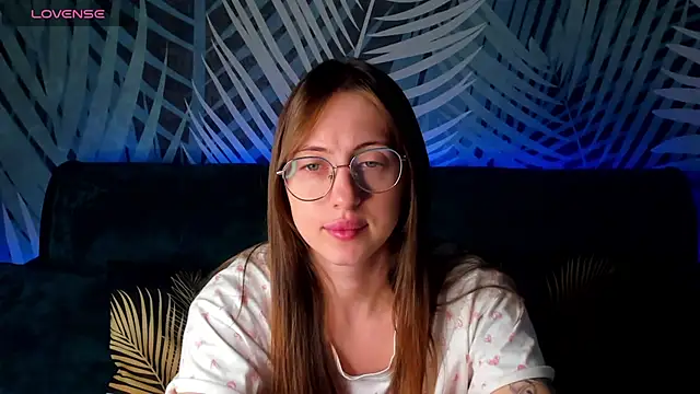 Snapshot of ChristyCrayme chatting on October 13, 2025, 10:10 pm ChristyCrayme online show from October 13, 2025, 10:10 pm