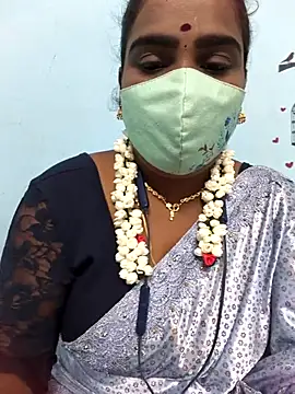 Snapshot of Tamil_riyalini12 chatting on October 11, 2025, 5:47 pm Tamil riyalini12 online show from October 11, 2025, 5:47 pm