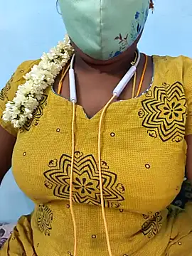 Snapshot of Tamil_riyalini12 chatting on November 1, 2025, 11:15 am Tamil riyalini12 online show from November 1, 2025, 11:15 am