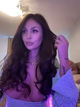 LunaBex online show from September 28, 2025, 5:36 am