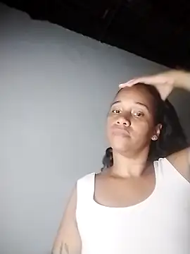 Snapshot of EbonyHorrny chatting on February 1, 2026, 5:27 am EbonyHorrny online show from February 1, 2026, 5:27 am