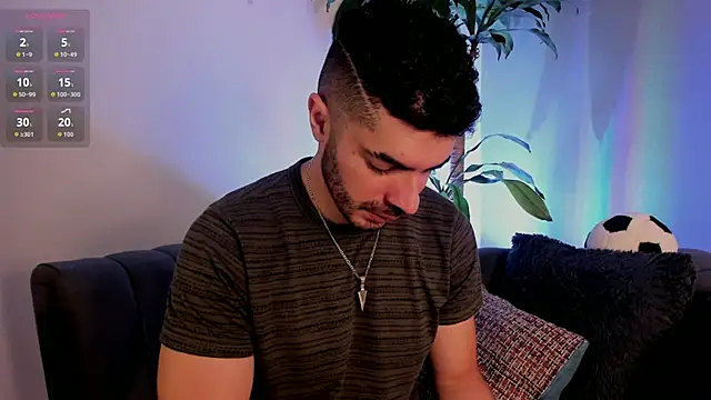 AxelThompson  online show from December 16, 2025, 12:09 pm