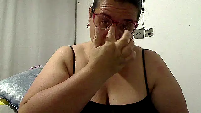 luciana69hot online show from June 3, 2026, 11:20 pm