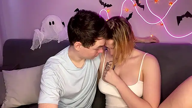 julielourens online show from October 29, 2025, 8:13 am