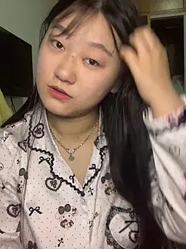 xialuo25 online show from June 21, 2026, 9:53 pm