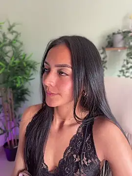 Snapshot of im-isabella chatting on June 17, 2026, 8:19 pm im-isabella online show from June 17, 2026, 8:19 pm