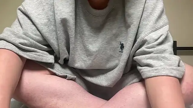 Snapshot of Yuta20002 chatting on October 27, 2025, 4:41 pm Yuta20002 online show from October 27, 2025, 4:41 pm