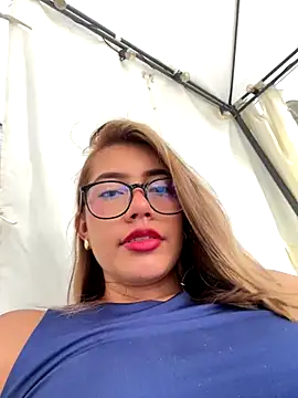 Snapshot of sara_calderon chatting on September 23, 2025, 1:18 pm sara calderon online show from September 23, 2025, 1:18 pm