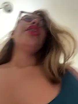 Snapshot of sara_calderon chatting on September 17, 2025, 1:24 pm sara calderon online show from September 17, 2025, 1:24 pm