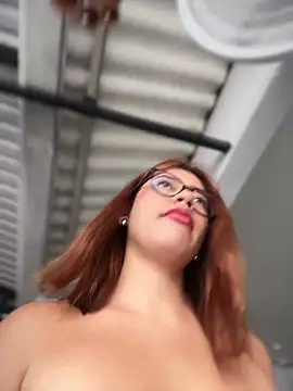 Snapshot of sara_calderon chatting on February 21, 2026, 1:35 pm sara calderon online show from February 21, 2026, 1:35 pm