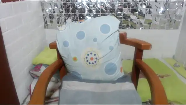 rose-crystal online show from January 6, 2026, 10:58 pm