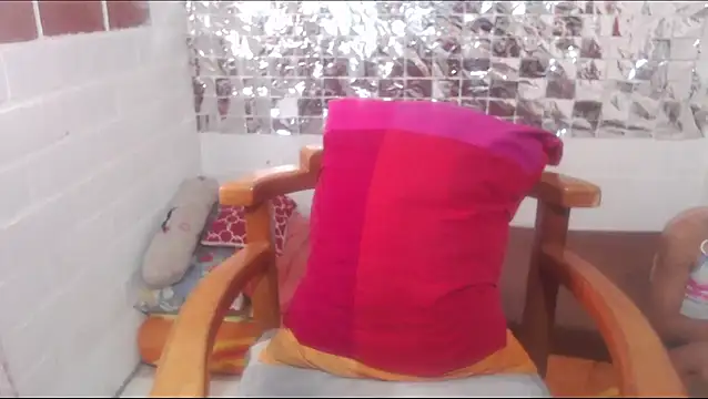 Snapshot of rose-crystal chatting on February 22, 2026, 5:47 pm rose-crystal online show from February 22, 2026, 5:47 pm