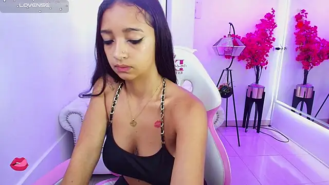 Snapshot of Katty_rounds chatting on October 4, 2025, 12:39 pm Katty rounds online show from October 4, 2025, 12:39 pm