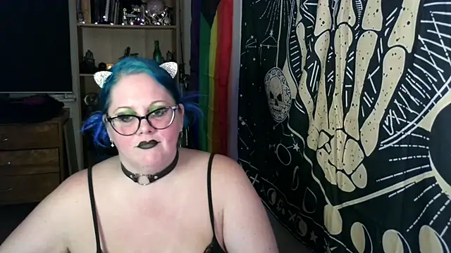 Snapshot of Kinky_Witch chatting on October 2, 2025, 12:47 am Kinky Witch online show from October 2, 2025, 12:47 am