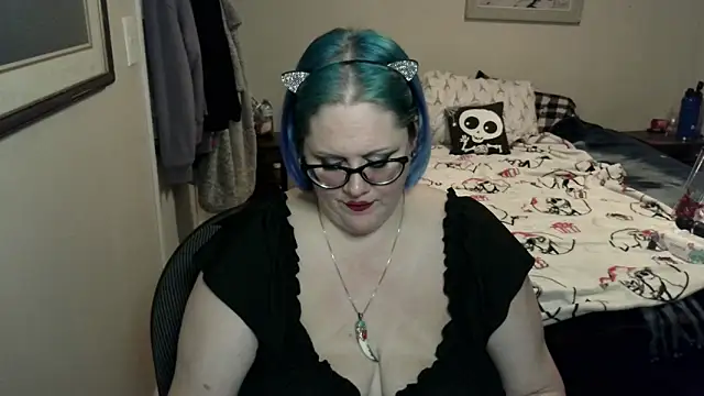 Snapshot of Kinky_Witch chatting on October 18, 2025, 2:13 am Kinky Witch online show from October 18, 2025, 2:13 am