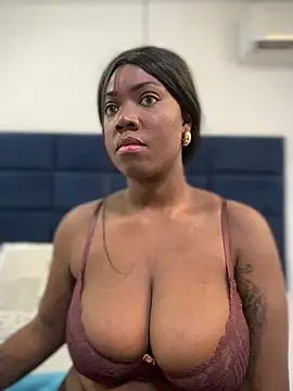 Alexia 24 online show from December 21, 2025, 7:48 pm