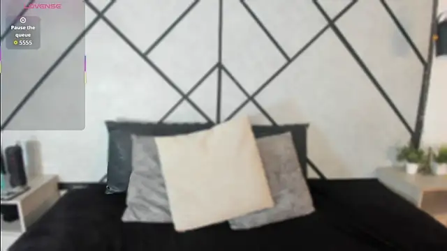 revenmiller  online show from November 21, 2025, 7:57 pm