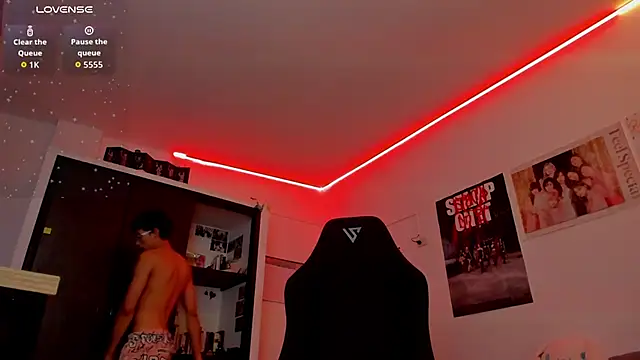 velvet skyn online show from April 9, 2026, 10:27 pm