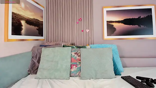 Hailey-Fox online show from January 17, 2026, 1:47 pm