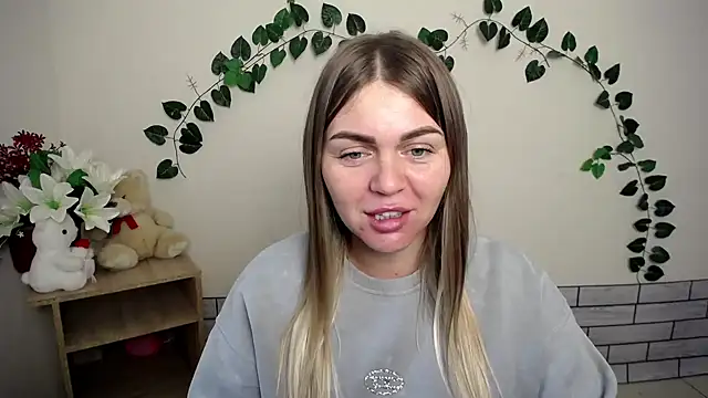 Snapshot of Magic_Katarina_ chatting on October 6, 2025, 6:36 am Magic Katarina  online show from October 6, 2025, 6:36 am