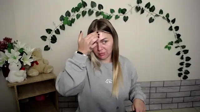 Snapshot of Magic_Katarina_ chatting on October 15, 2025, 6:54 am Magic Katarina  online show from October 15, 2025, 6:54 am