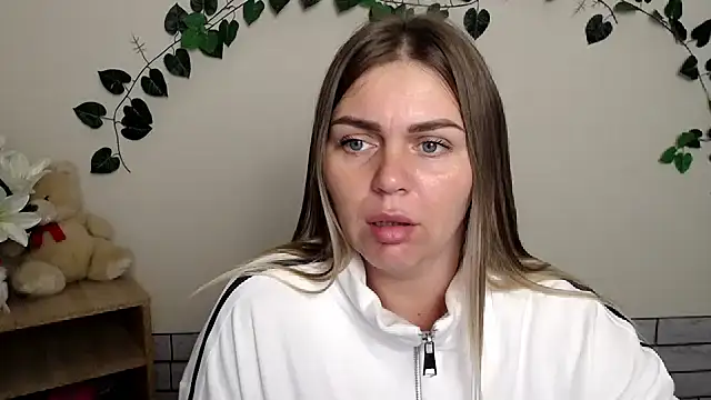 Snapshot of Magic_Katarina_ chatting on October 13, 2025, 7:10 am Magic Katarina  online show from October 13, 2025, 7:10 am