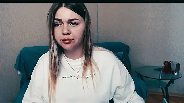 Snapshot of Magic_Katarina_ chatting on October 23, 2025, 11:53 am Magic Katarina  online show from October 23, 2025, 11:53 am