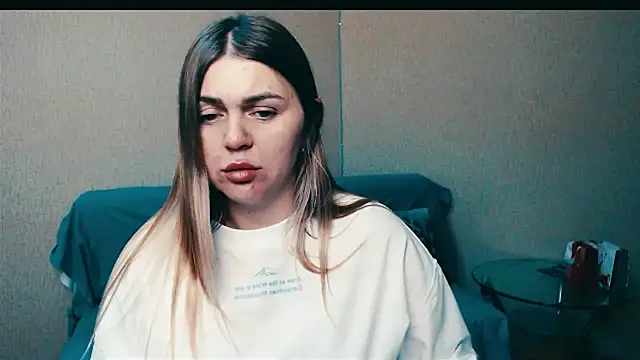 Snapshot of Magic_Katarina_ chatting on October 28, 2025, 2:16 pm Magic Katarina  online show from October 28, 2025, 2:16 pm