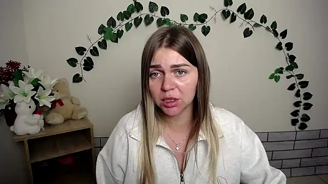 Snapshot of Magic_Katarina_ chatting on October 9, 2025, 6:47 am Magic Katarina  online show from October 9, 2025, 6:47 am