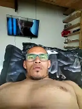 Snapshot of DOBLEWYOSK69G chatting on February 5, 2026, 9:10 pm DOBLEWYOSK69G online show from February 5, 2026, 9:10 pm