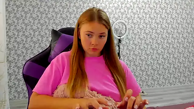 MaryLushh online show from September 13, 2025, 9:42 am