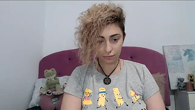 Snapshot of AAARUNY chatting on September 23, 2025, 12:12 pm AAARUNY online show from September 23, 2025, 12:12 pm