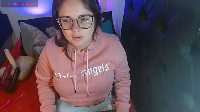 KrystalAdams online show from September 22, 2025, 1:28 pm