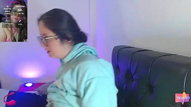 KrystalAdams online show from September 27, 2025, 5:08 pm