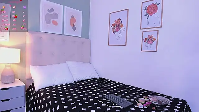 Snapshot of Evaa_Lunna_ chatting on September 22, 2025, 2:39 am Evaa Lunna  online show from September 22, 2025, 2:39 am