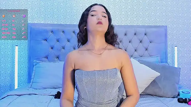 Snapshot of Evaa_Lunna_ chatting on October 31, 2025, 8:49 pm Evaa Lunna  online show from October 31, 2025, 8:49 pm