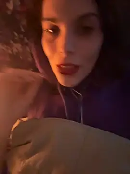 Snapshot of refem9 chatting on October 29, 2025, 8:41 pm refem9 online show from October 29, 2025, 8:41 pm