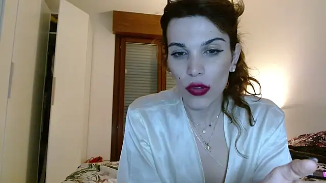 Snapshot of refem9 chatting on October 7, 2025, 4:24 am refem9 online show from October 7, 2025, 4:24 am