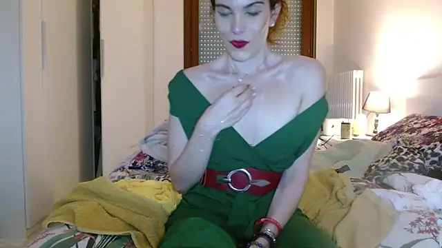 Snapshot of refem9 chatting on October 5, 2025, 4:20 pm refem9 online show from October 5, 2025, 4:20 pm