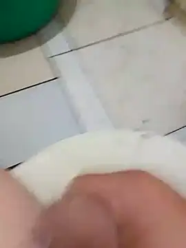 Snapshot of luca12z chatting on September 28, 2025, 2:07 am luca12z online show from September 28, 2025, 2:07 am