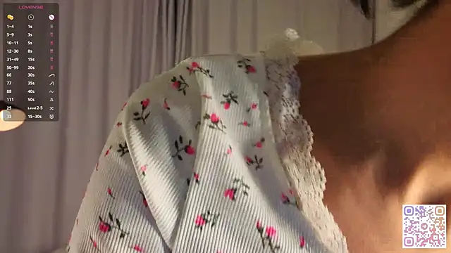 Snapshot of AlodiaAxley chatting on October 18, 2025, 6:10 pm AlodiaAxley online show from October 18, 2025, 6:10 pm