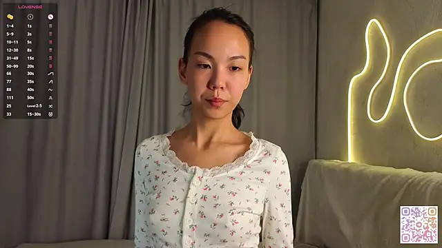 Snapshot of AlodiaAxley chatting on October 17, 2025, 6:21 pm AlodiaAxley online show from October 17, 2025, 6:21 pm