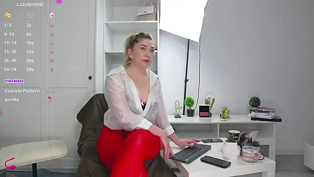 Snapshot of Anna_glamlovely chatting on January 17, 2026, 7:34 am Anna glamlovely online show from January 17, 2026, 7:34 am