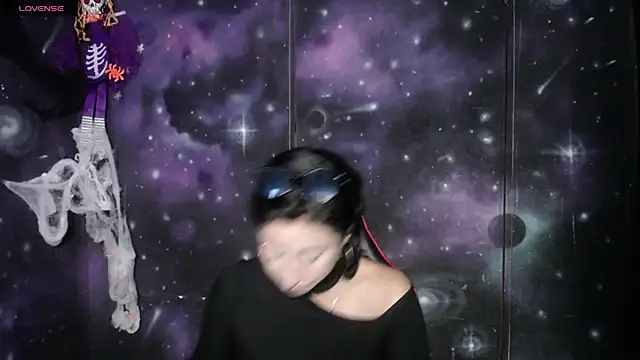 Snapshot of CristaldelLeon_s chatting on October 18, 2025, 7:05 pm CristaldelLeon s online show from October 18, 2025, 7:05 pm