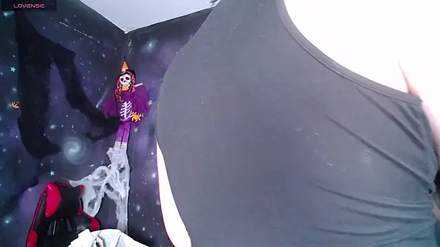 Snapshot of CristaldelLeon_s chatting on October 25, 2025, 4:07 pm CristaldelLeon s online show from October 25, 2025, 4:07 pm