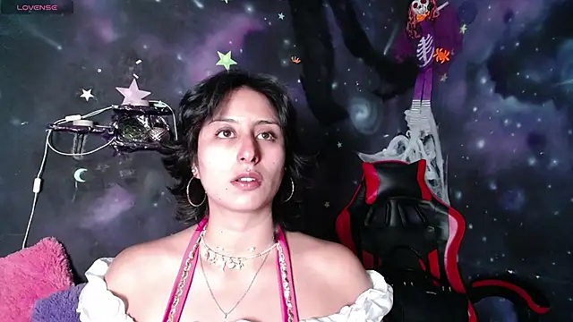 Snapshot of CristaldelLeon_s chatting on October 22, 2025, 7:46 pm CristaldelLeon s online show from October 22, 2025, 7:46 pm