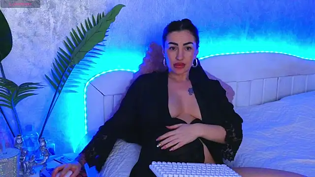 Aelorya online show from November 19, 2025, 6:52 pm